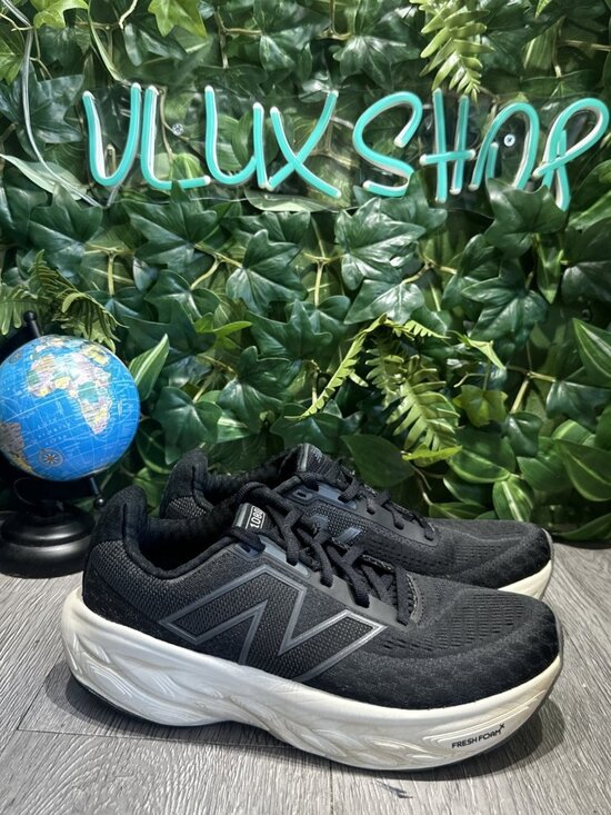 NewBalance 1080 BLACK/WHITE Running Sneaker Women 6.5 B Comfort Walking Shoes - Picture 1 of 10